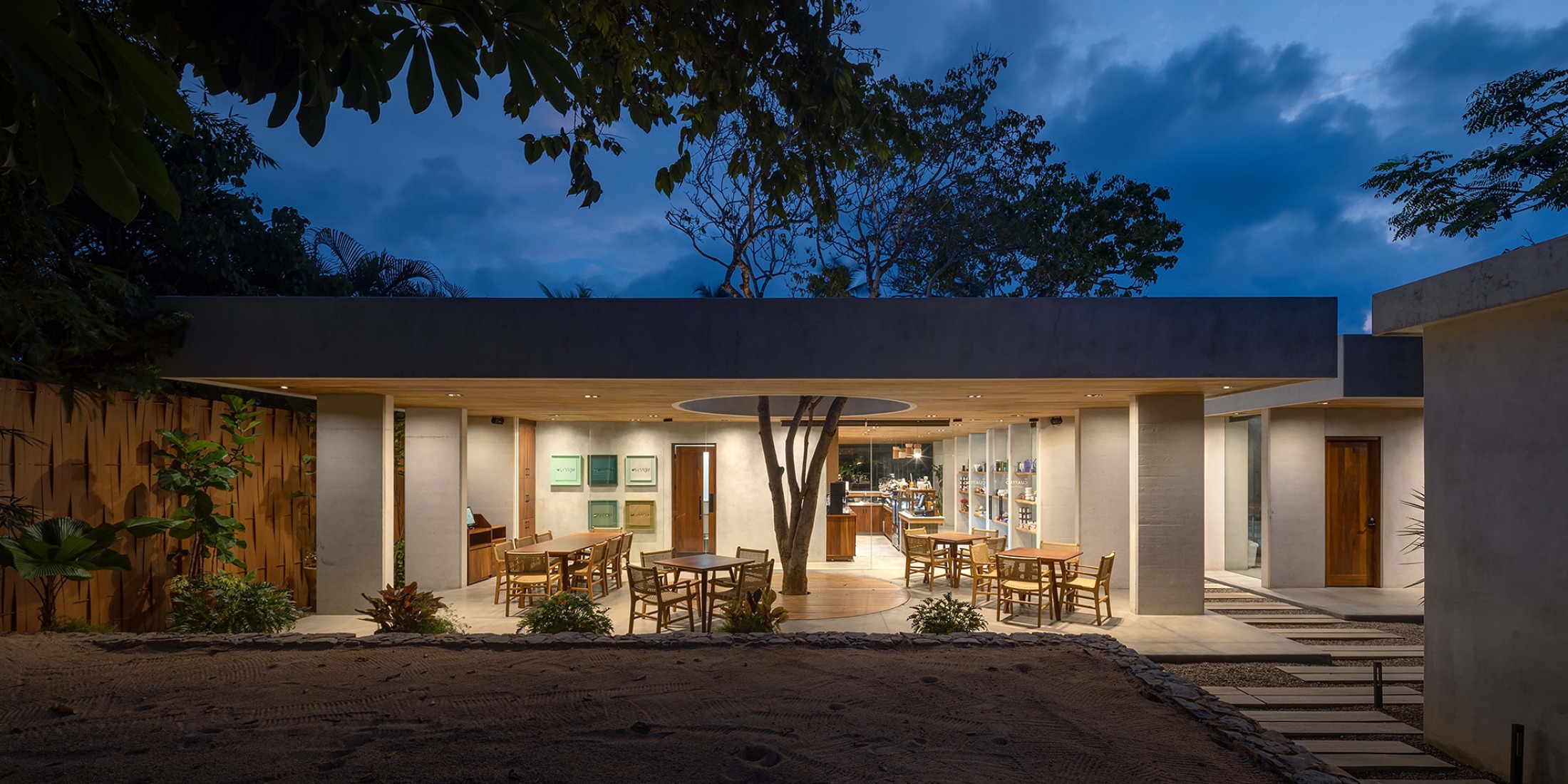 "Cuattro Casa de Café" by Faci Leboreiro. Photograph by Rafael Gamo.