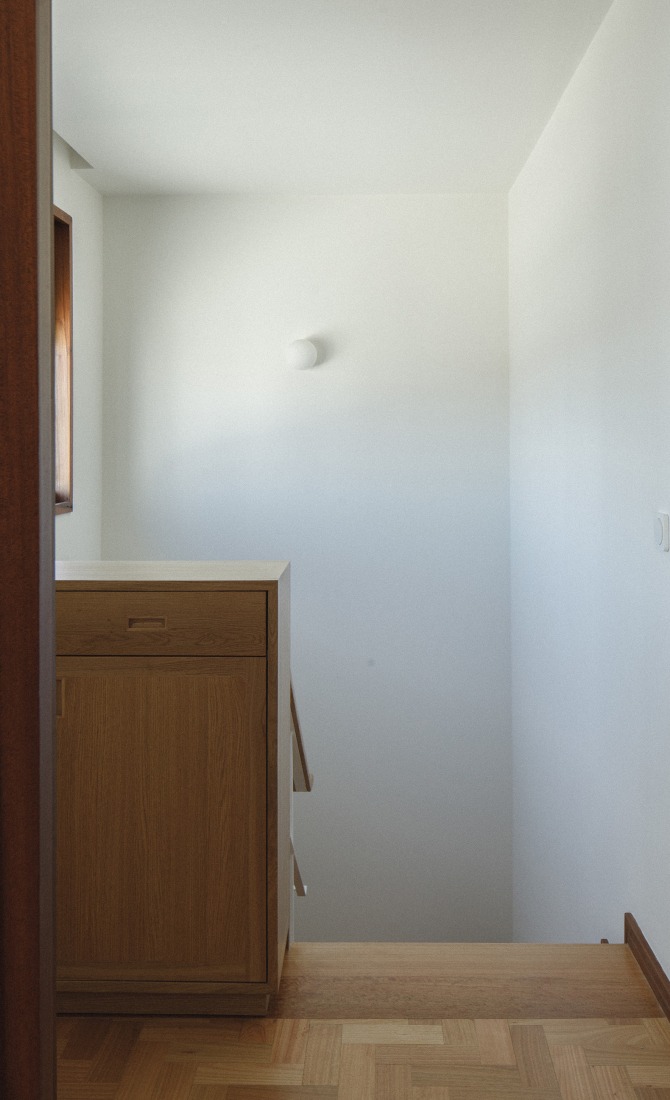 House in "O Lar Familiar" by José Pedro Lima. Photograph by José Campos.