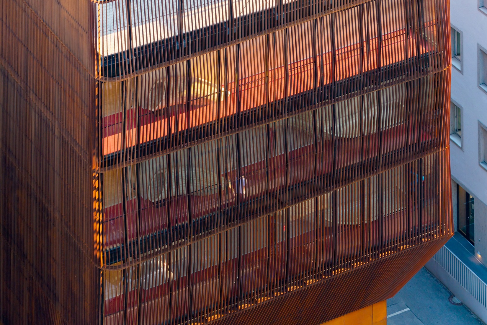 "Kinderoase an der TUM" by Kéré Architecture. Photograph by Iwan Baan.