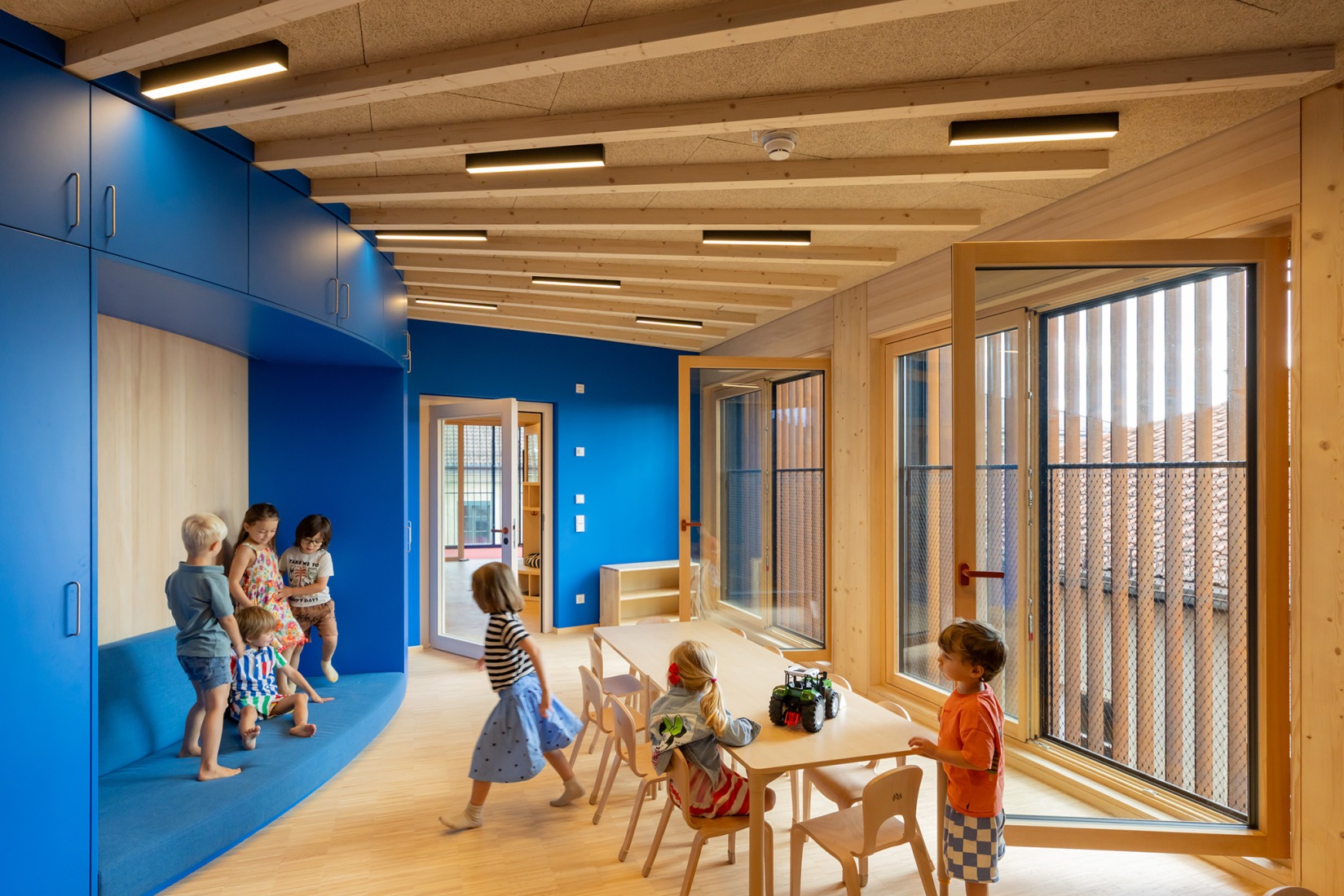 "Kinderoase an der TUM" by Kéré Architecture. Photograph by Iwan Baan.