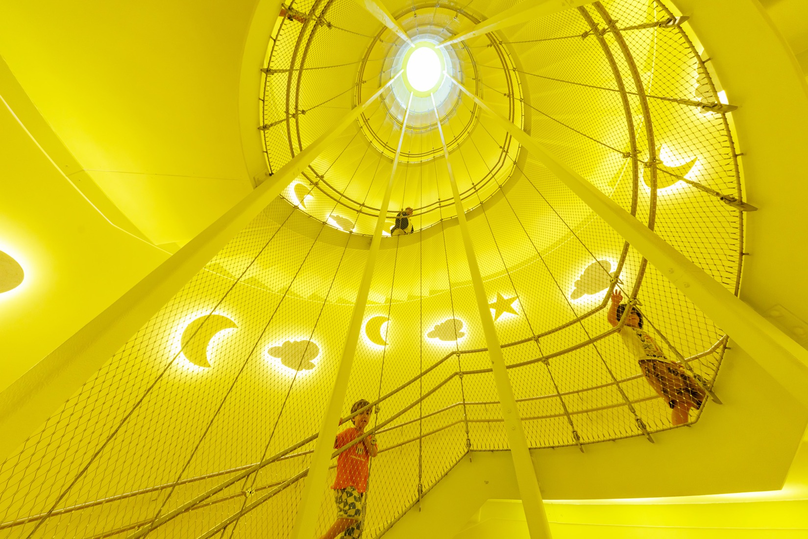 "Kinderoase an der TUM" by Kéré Architecture. Photograph by Iwan Baan.