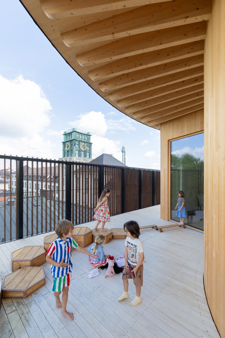 "Kinderoase an der TUM" by Kéré Architecture. Photograph by Iwan Baan.