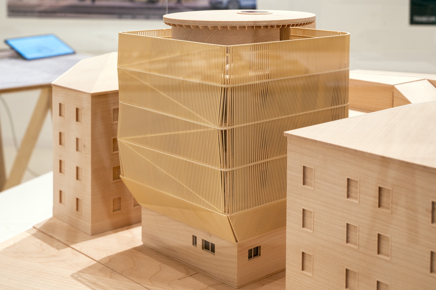 Model. "Kinderoase an der TUM" by Kéré Architecture.