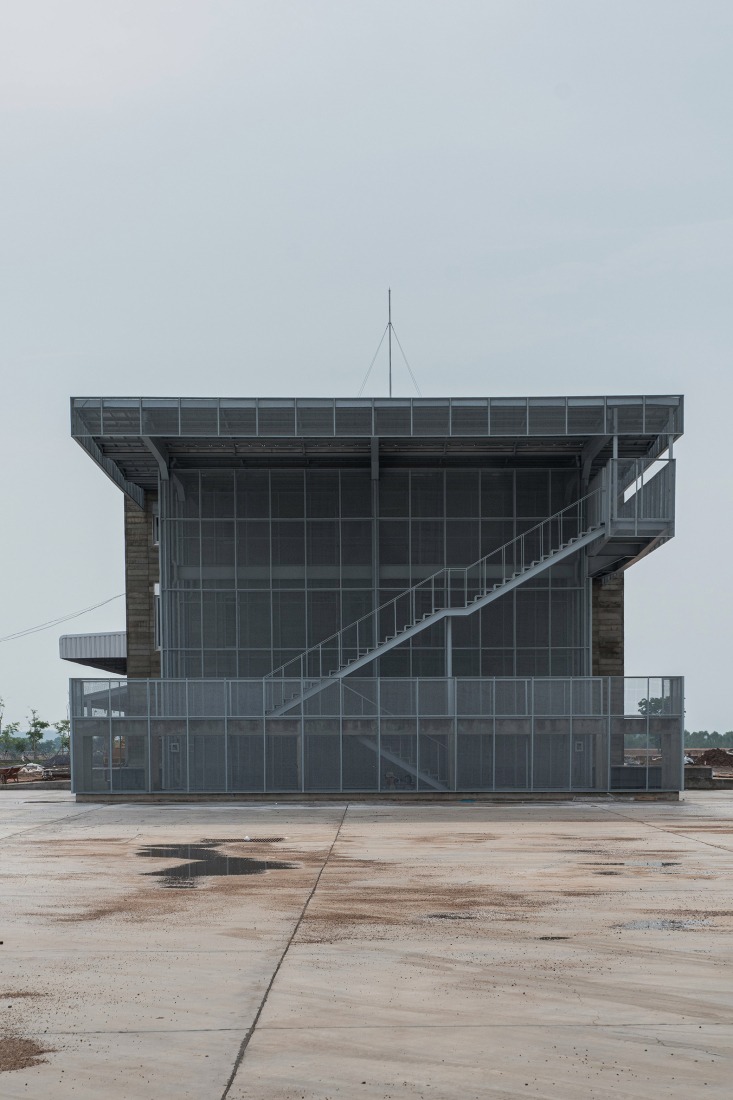Instalaciones Industriales LPP por PHTAA. Fotografía por Kukkong Thirathomrongkiat.