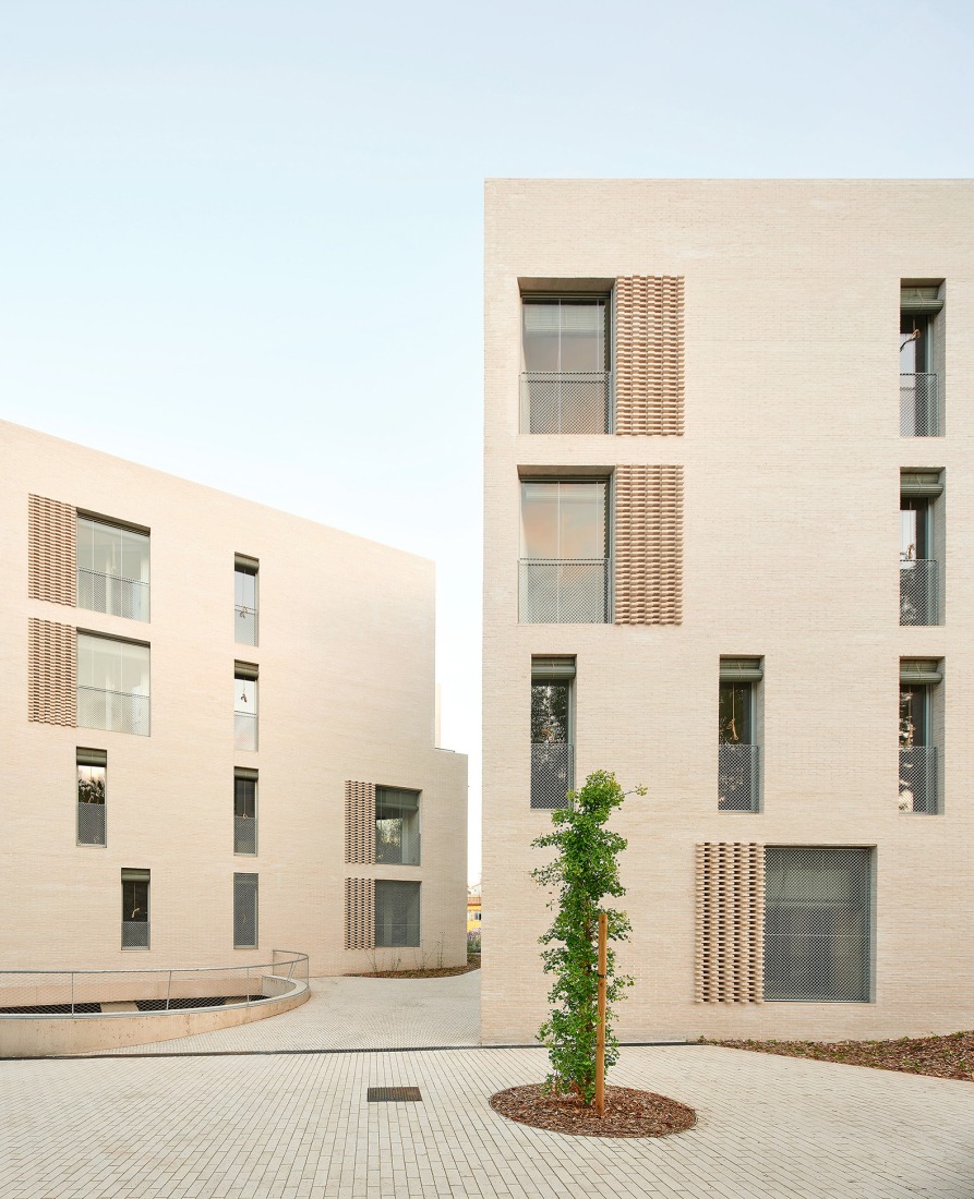 "Air Passage" by Peris + Toral Arquitectes. Photograph by José Hevia.