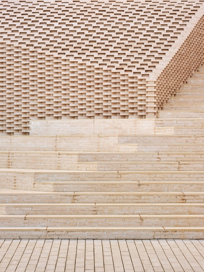 "Air Passage" by Peris + Toral Arquitectes. Photograph by José Hevia.