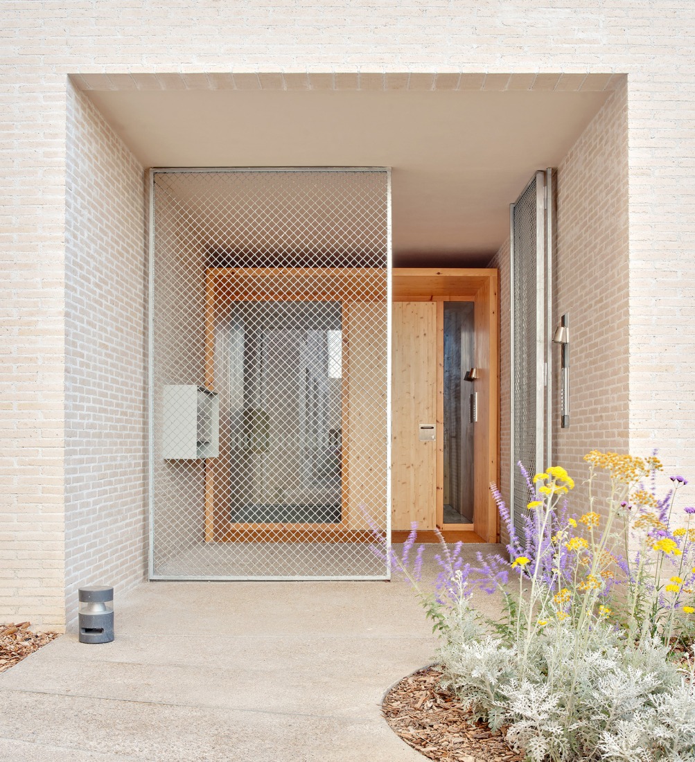 "Air Passage" by Peris + Toral Arquitectes. Photograph by José Hevia.