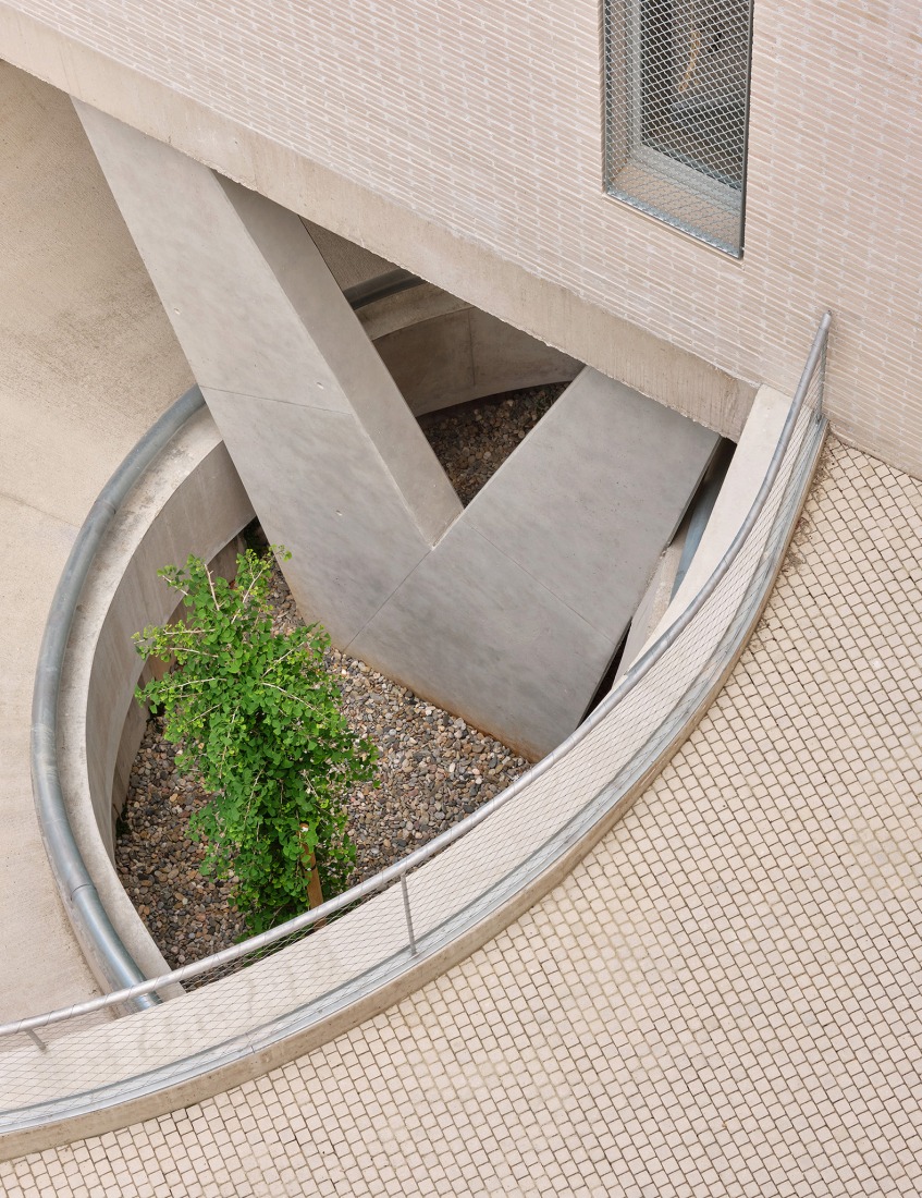 "Air Passage" by Peris + Toral Arquitectes. Photograph by José Hevia.