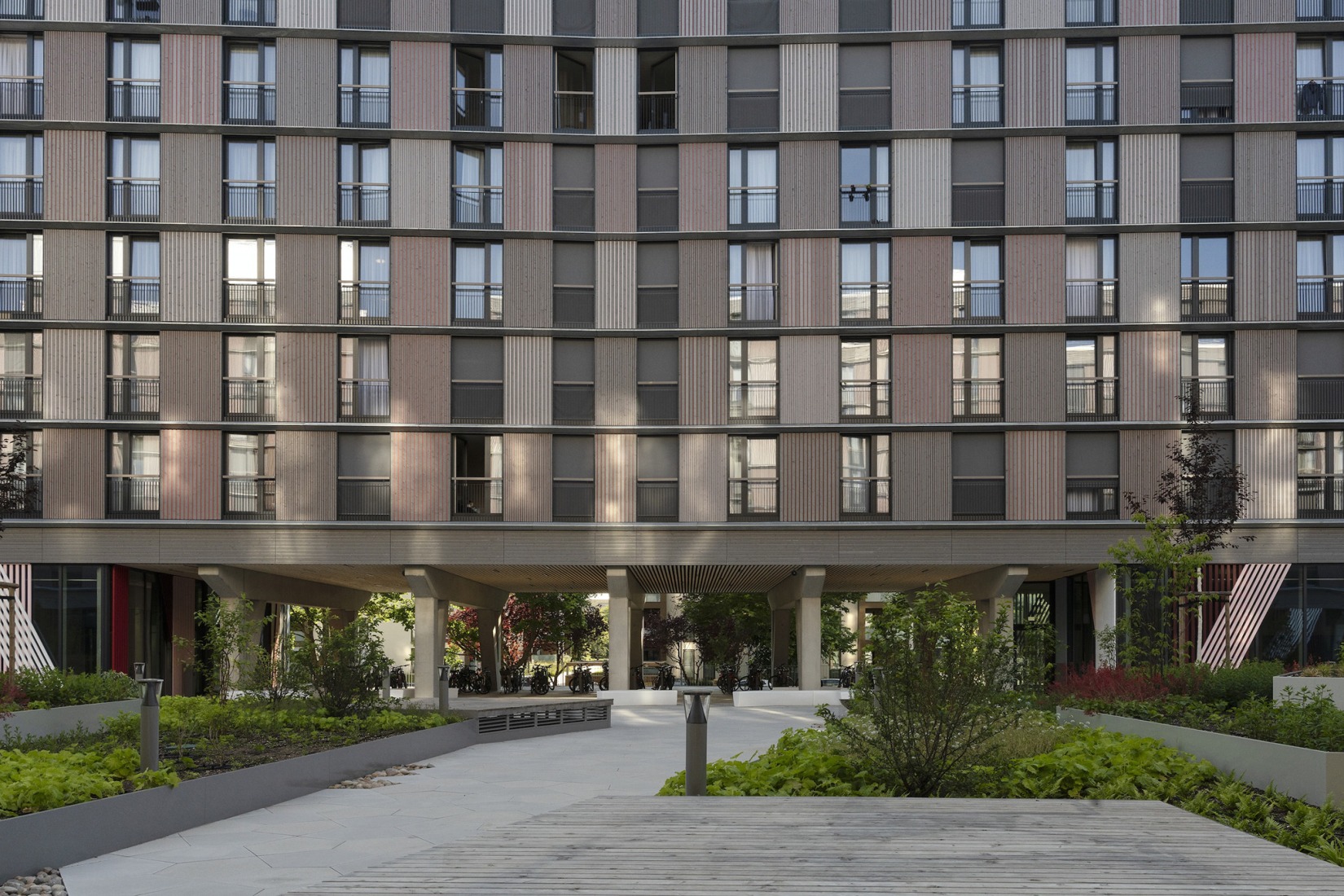 Federal University of Public Administration by Sauerbruch Hutton. Photograph by Jan Bitter.