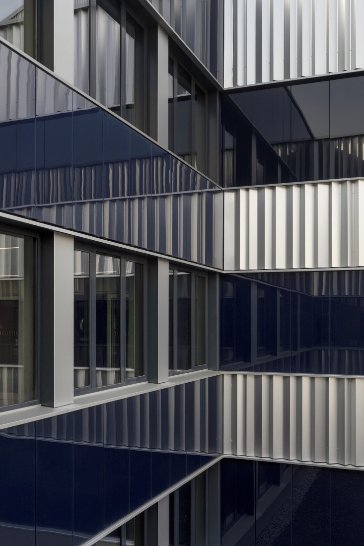 Federal University of Public Administration by Sauerbruch Hutton. Photograph by Jan Bitter.