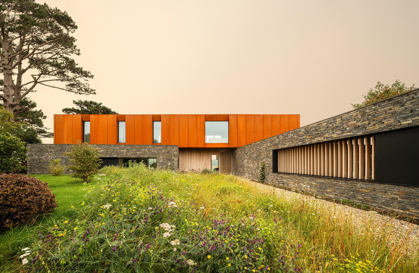 Casa Porthmadog por Ström Architects. Fotografía por James Silverman.