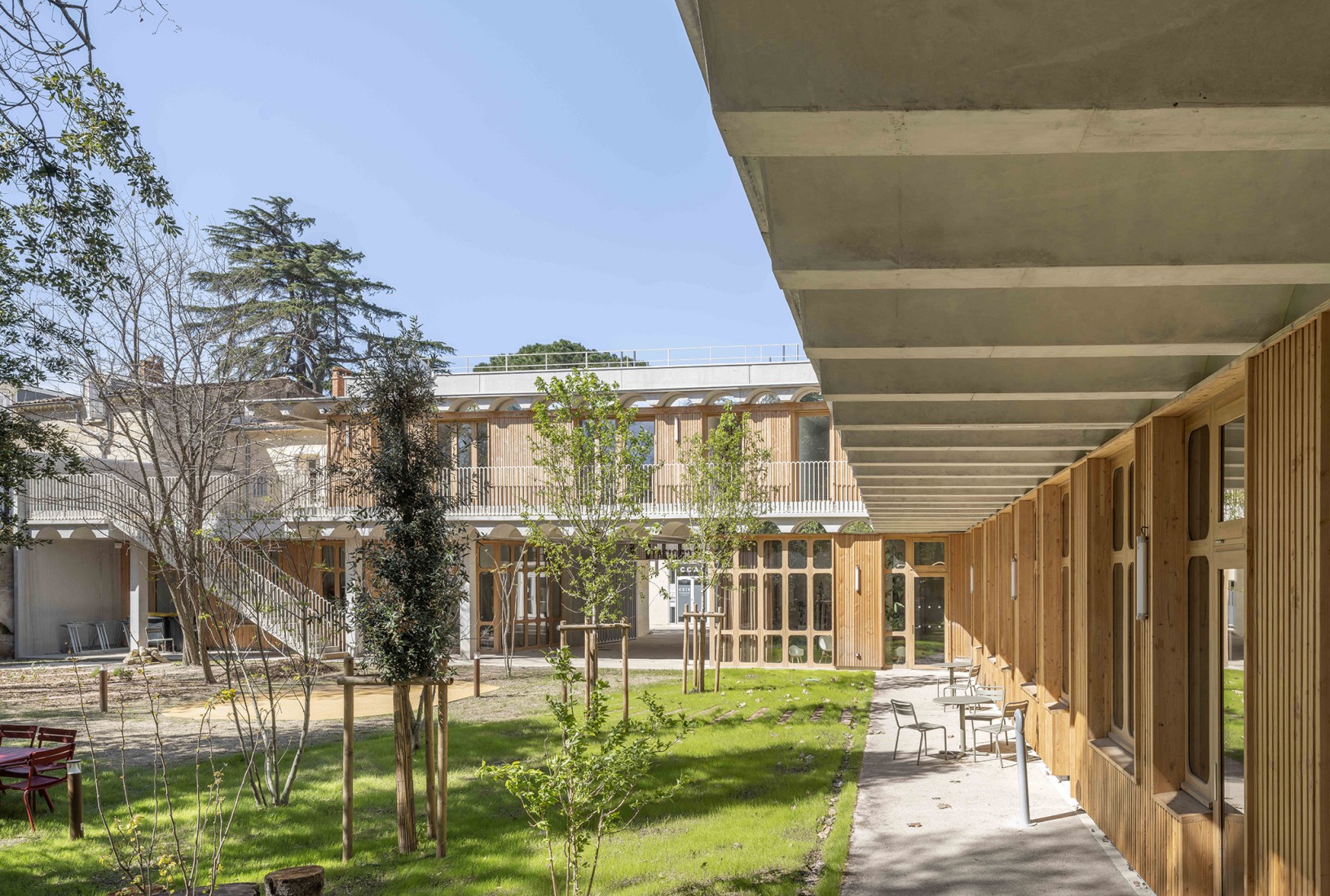 "Espace Ambroise Croizat" TAUTEM Architecture. Photograph by Luc Boegly.