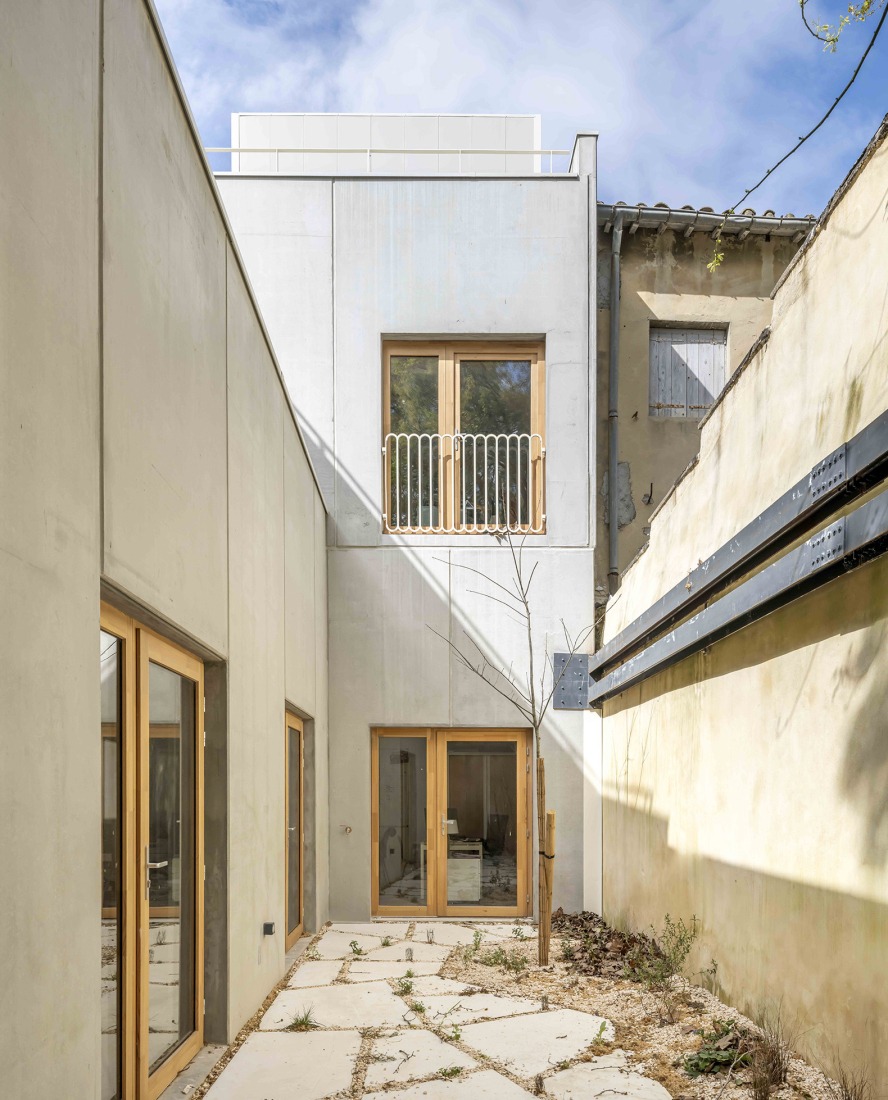 "Espace Ambroise Croizat" TAUTEM Architecture. Photograph by Luc Boegly.