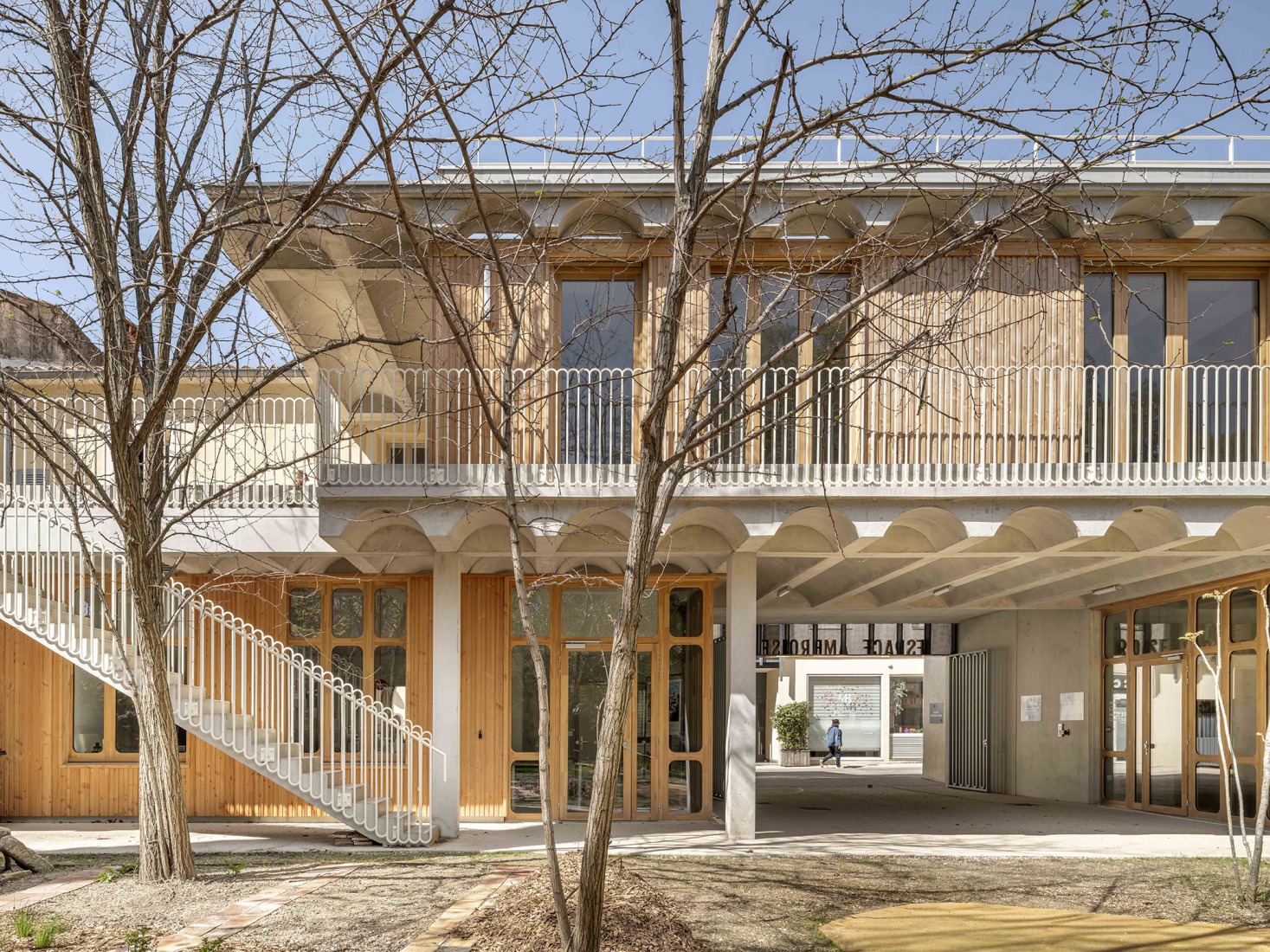 "Espace Ambroise Croizat" TAUTEM Architecture. Photograph by Luc Boegly.