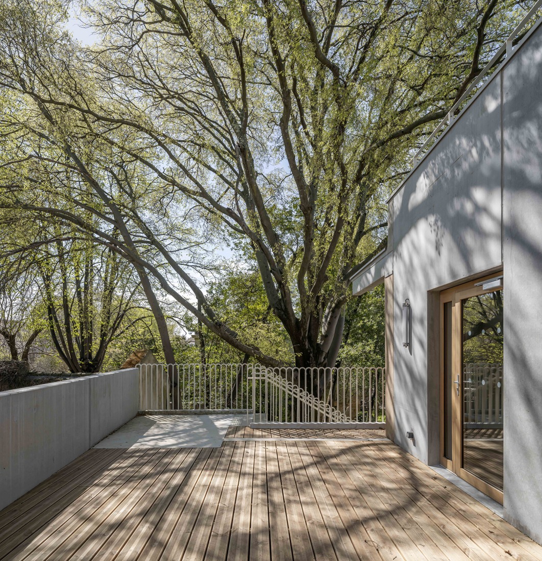 "Espace Ambroise Croizat" TAUTEM Architecture. Photograph by Luc Boegly.