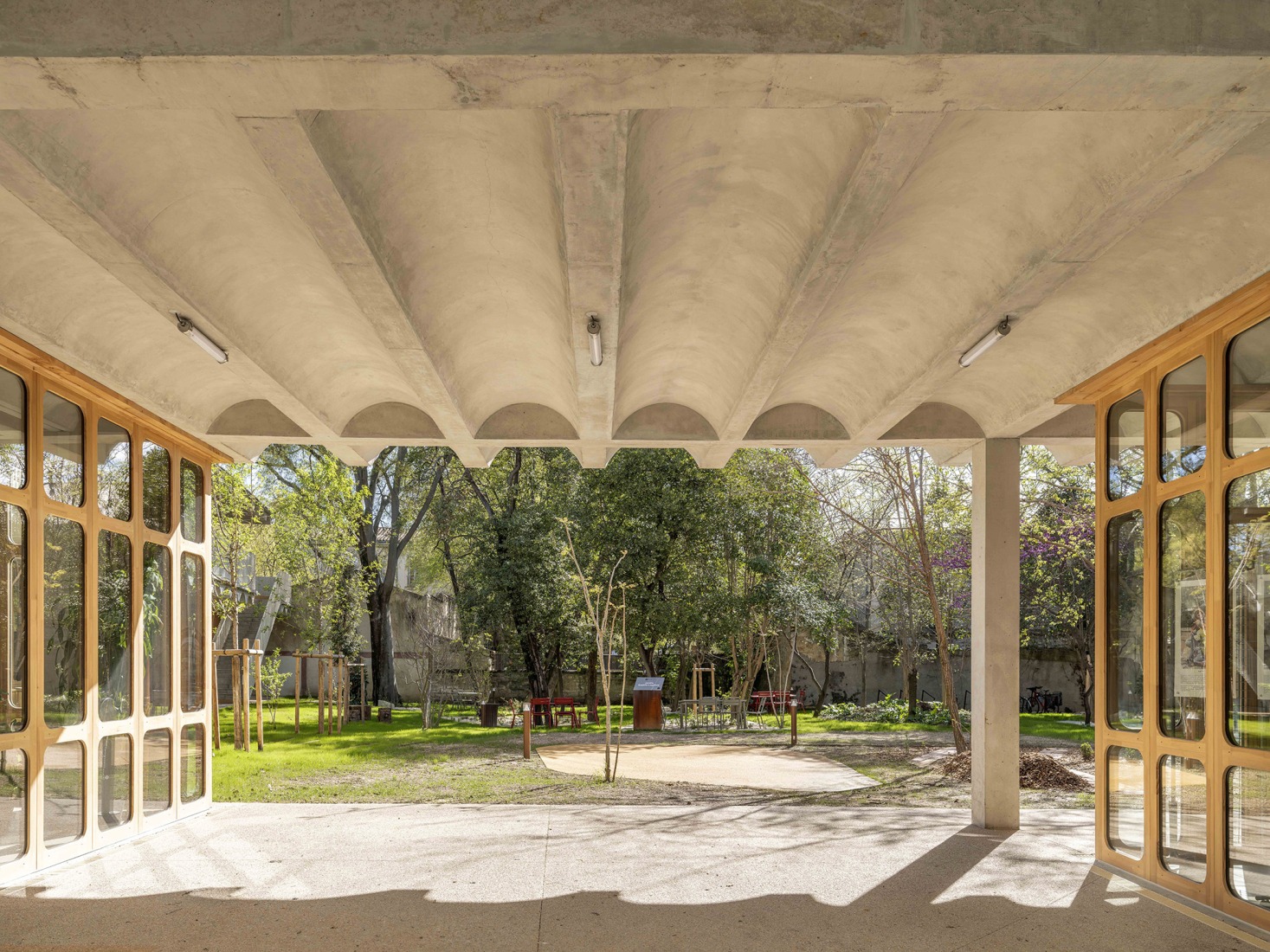 "Espace Ambroise Croizat" TAUTEM Architecture. Photograph by Luc Boegly.