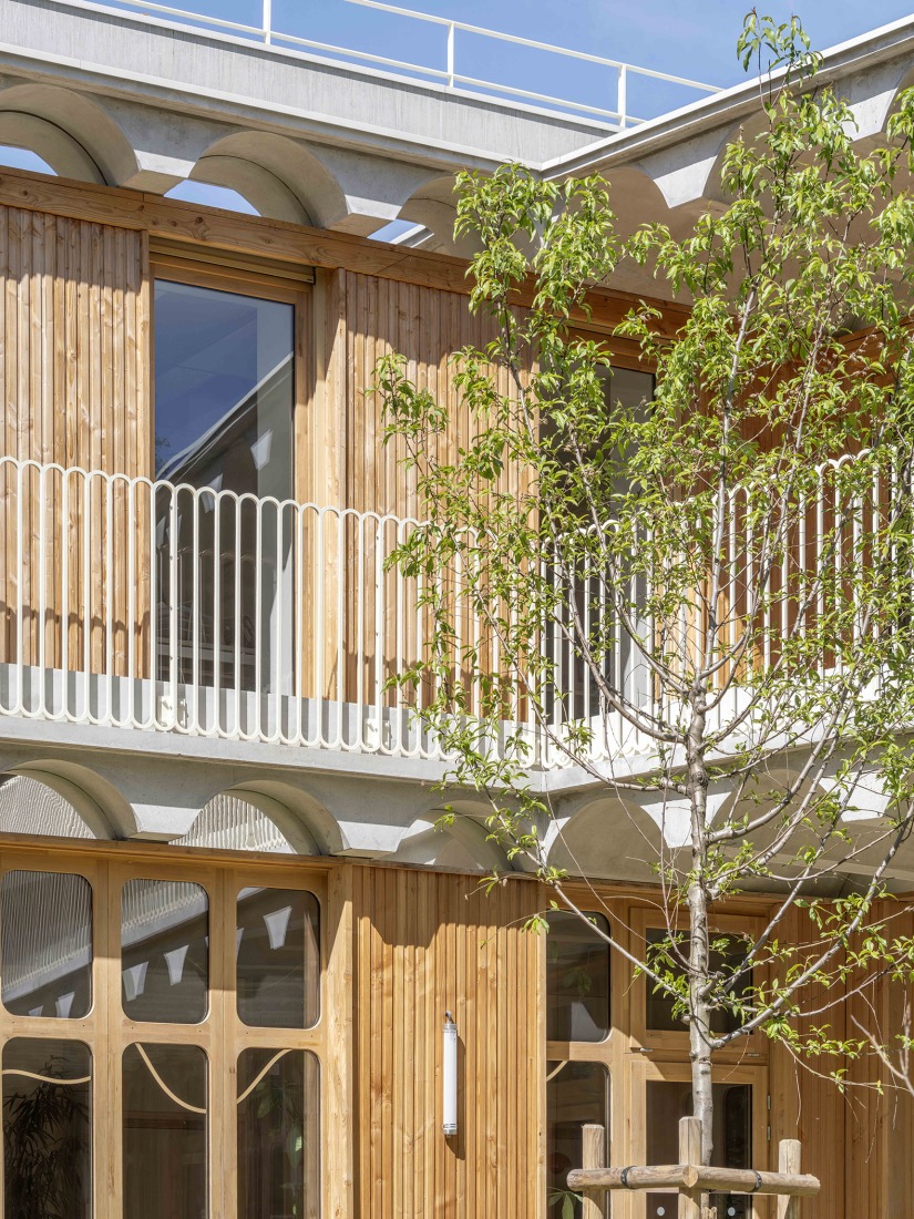 "Espace Ambroise Croizat" TAUTEM Architecture. Photograph by Luc Boegly.