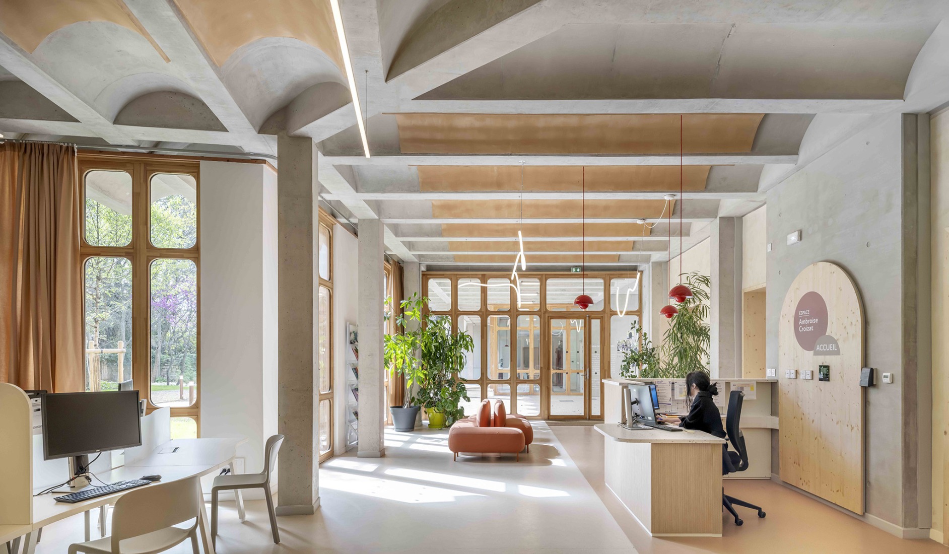 "Espace Ambroise Croizat" TAUTEM Architecture. Photograph by Luc Boegly.