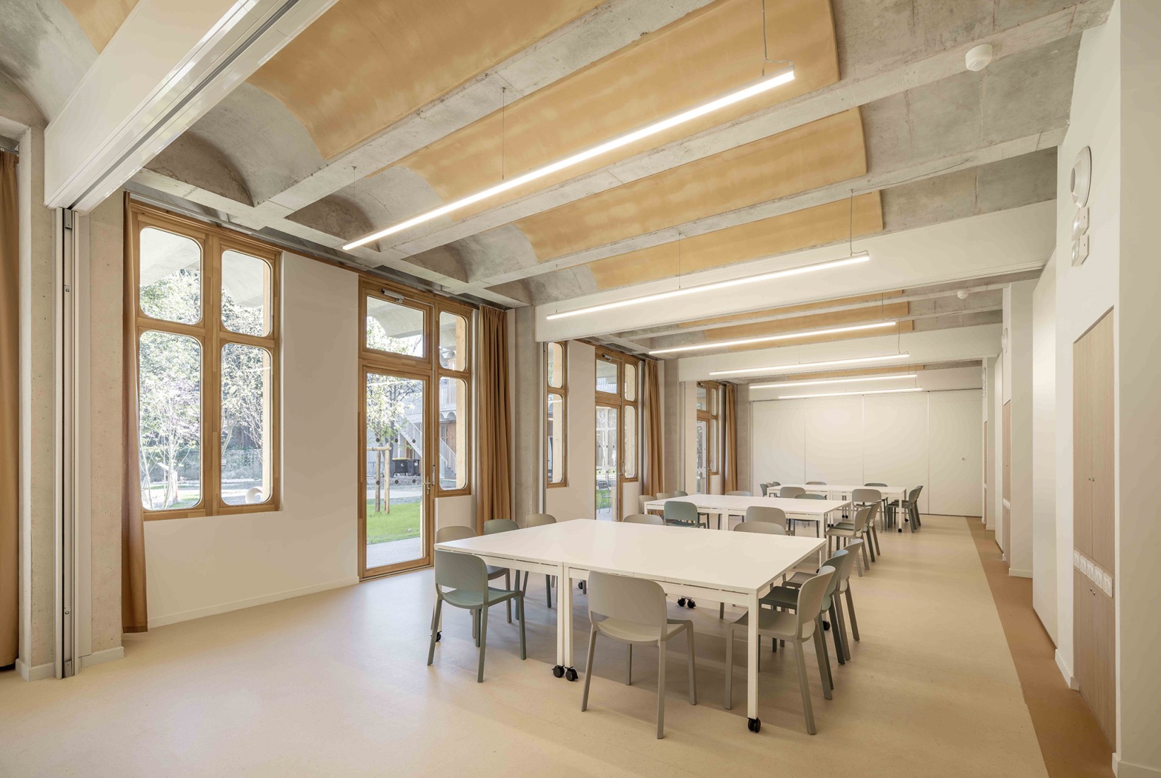 "Espace Ambroise Croizat" TAUTEM Architecture. Photograph by Luc Boegly.