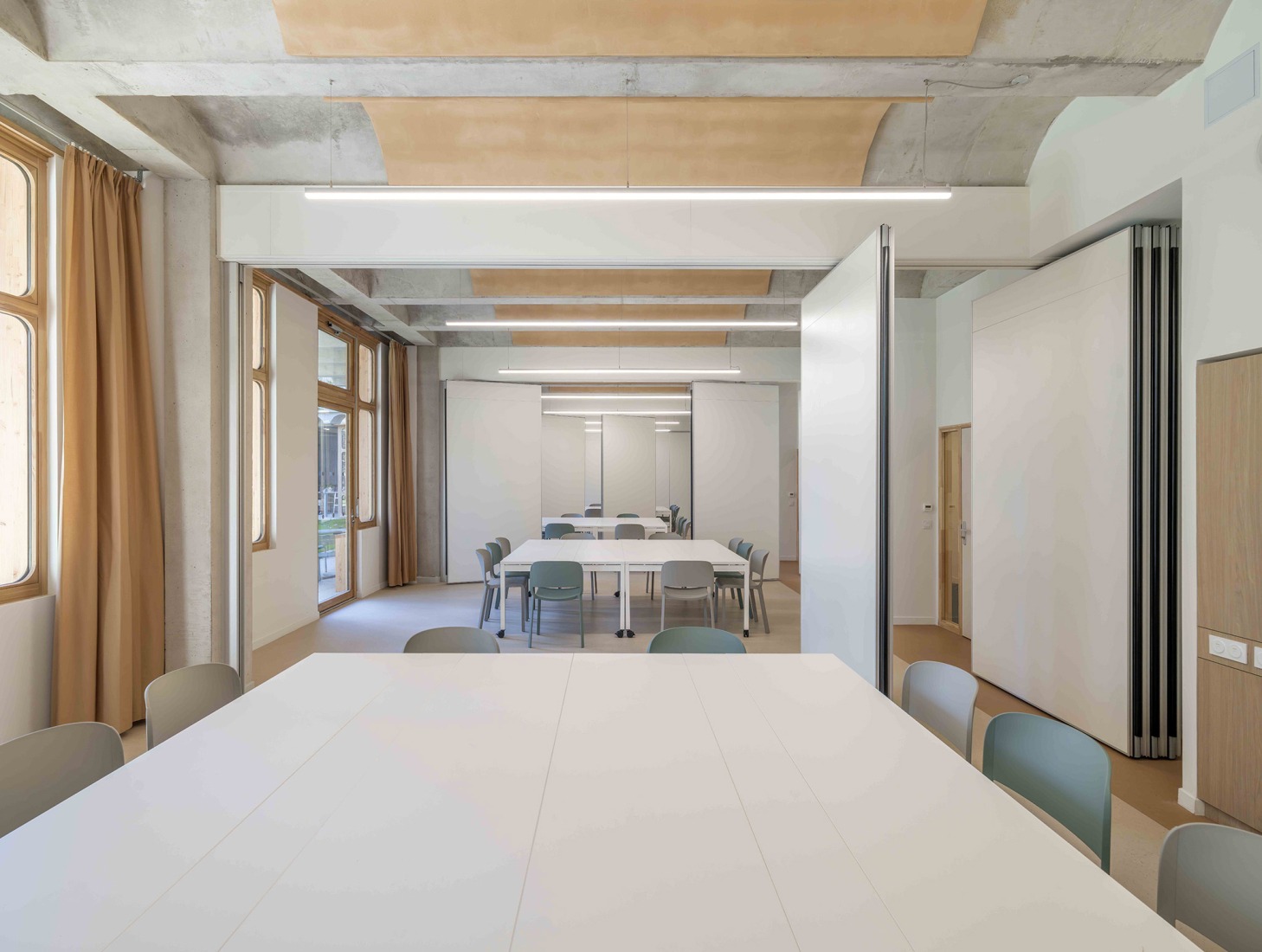 "Espace Ambroise Croizat" TAUTEM Architecture. Photograph by Luc Boegly.
