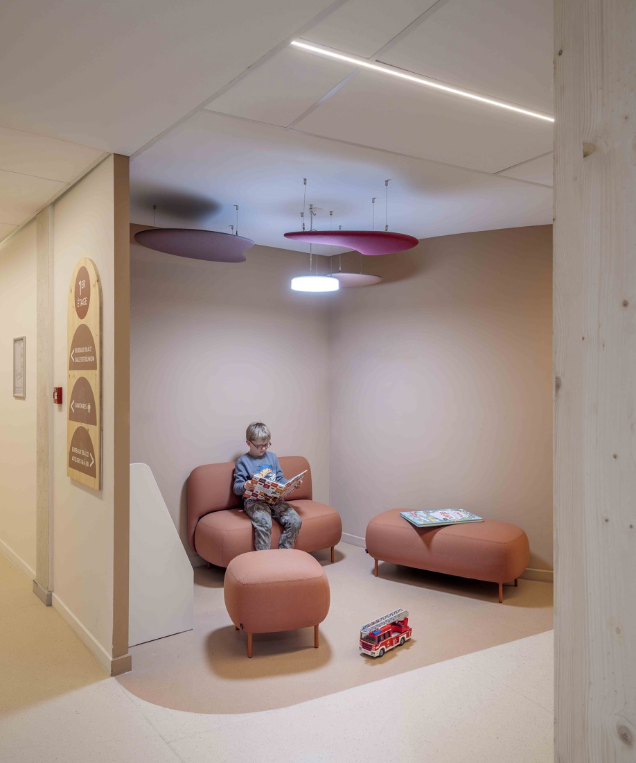 "Espace Ambroise Croizat" TAUTEM Architecture. Photograph by Luc Boegly.
