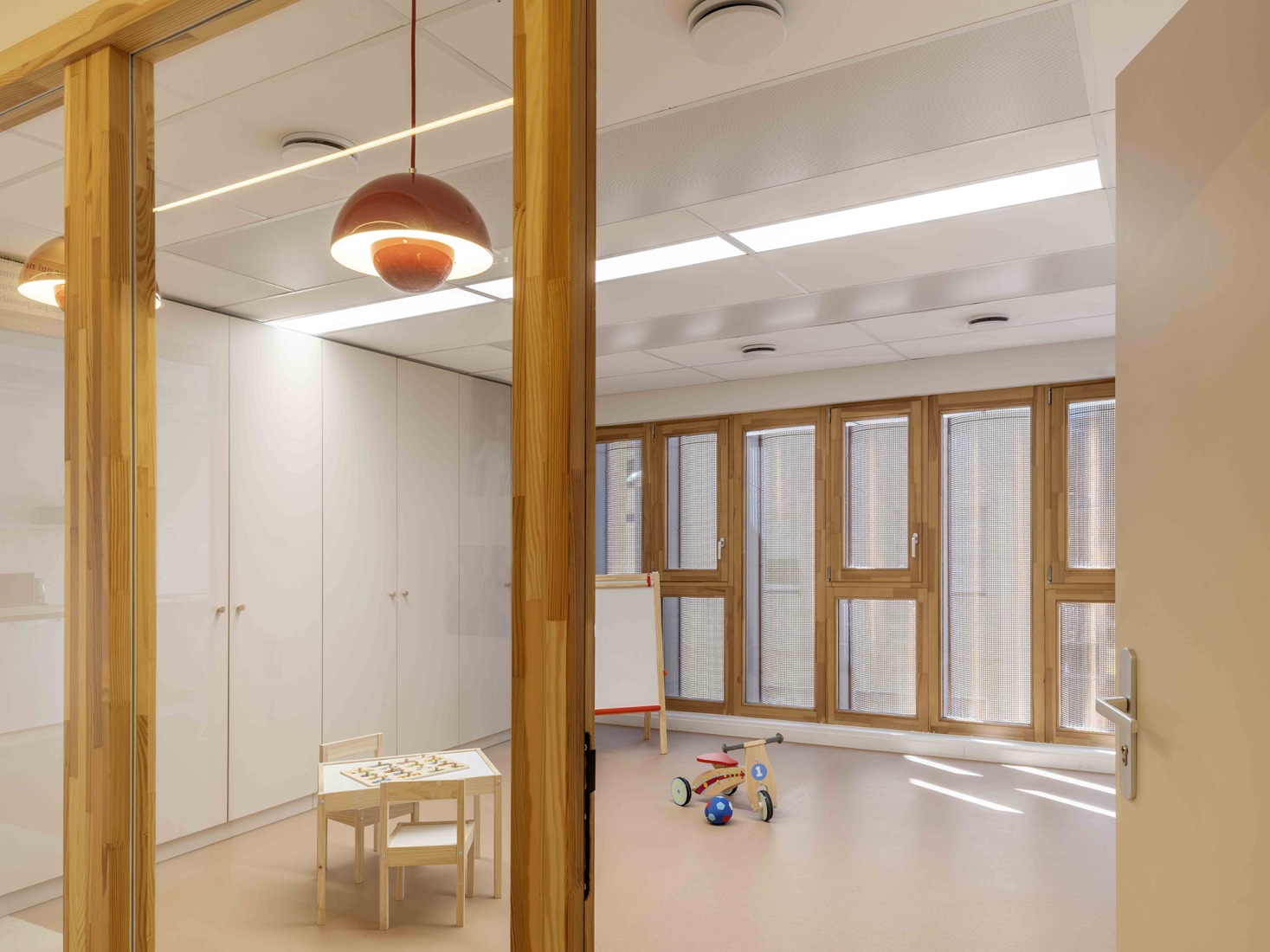 "Espace Ambroise Croizat" TAUTEM Architecture. Photograph by Luc Boegly.