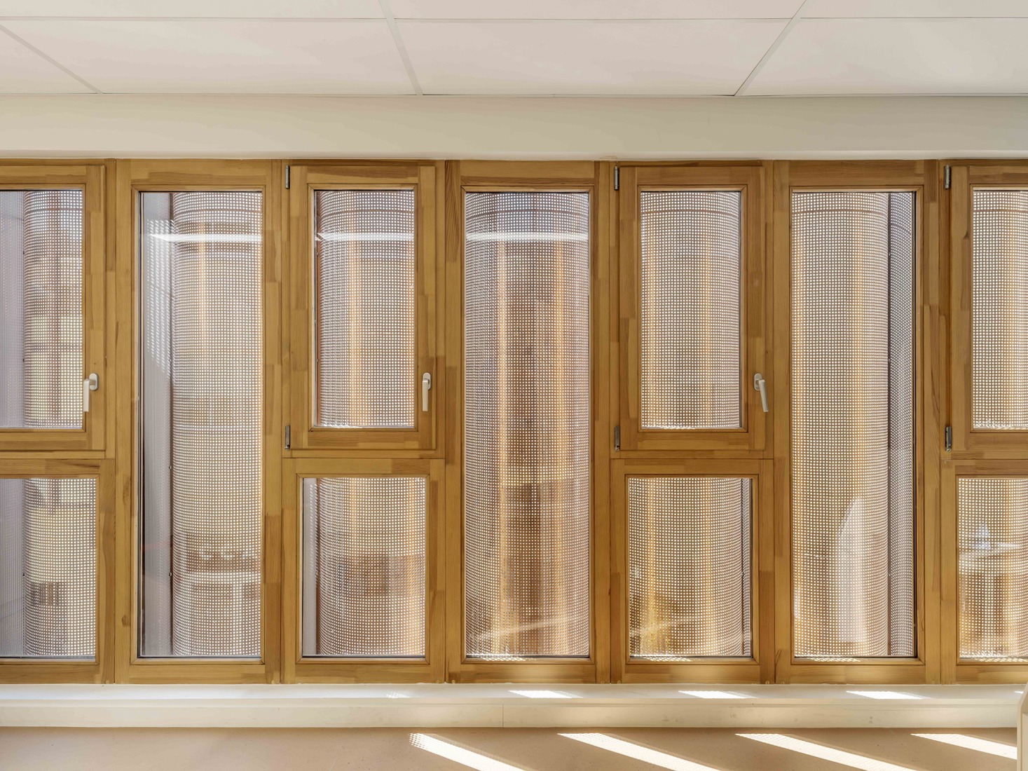 "Espace Ambroise Croizat" TAUTEM Architecture. Photograph by Luc Boegly.