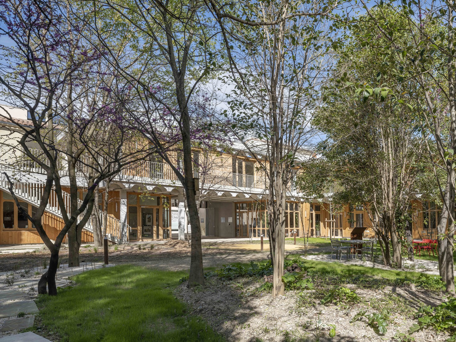 "Espace Ambroise Croizat" TAUTEM Architecture. Photograph by Luc Boegly.