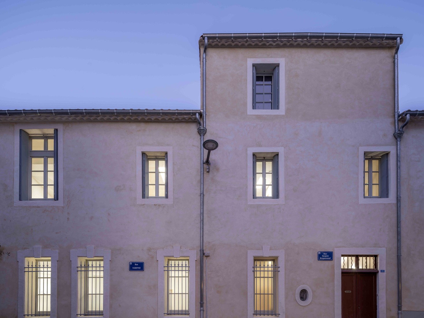 "Espace Ambroise Croizat" TAUTEM Architecture. Photograph by Luc Boegly.
