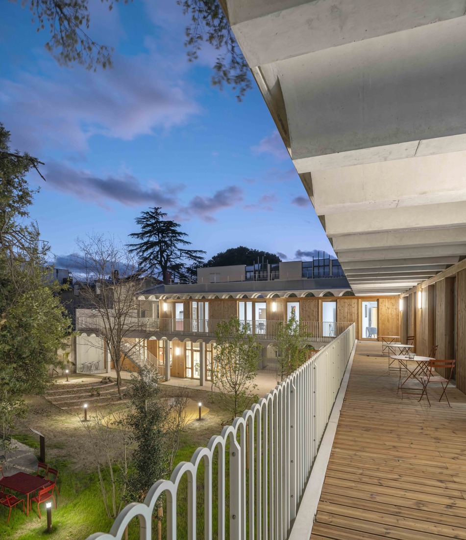 "Espace Ambroise Croizat" TAUTEM Architecture. Photograph by Luc Boegly.