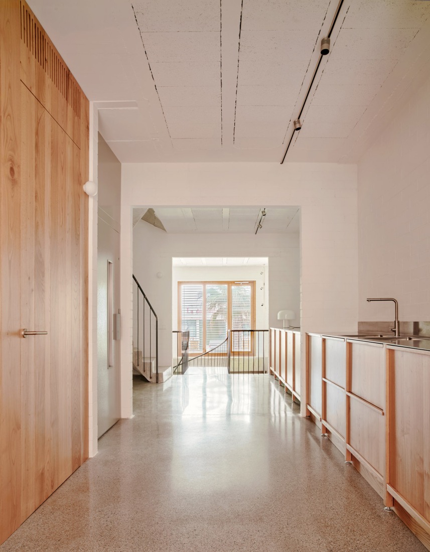 PR21 House by Alventosa Morell + Pàmies Arquitectura. Photograph by José Hevia.