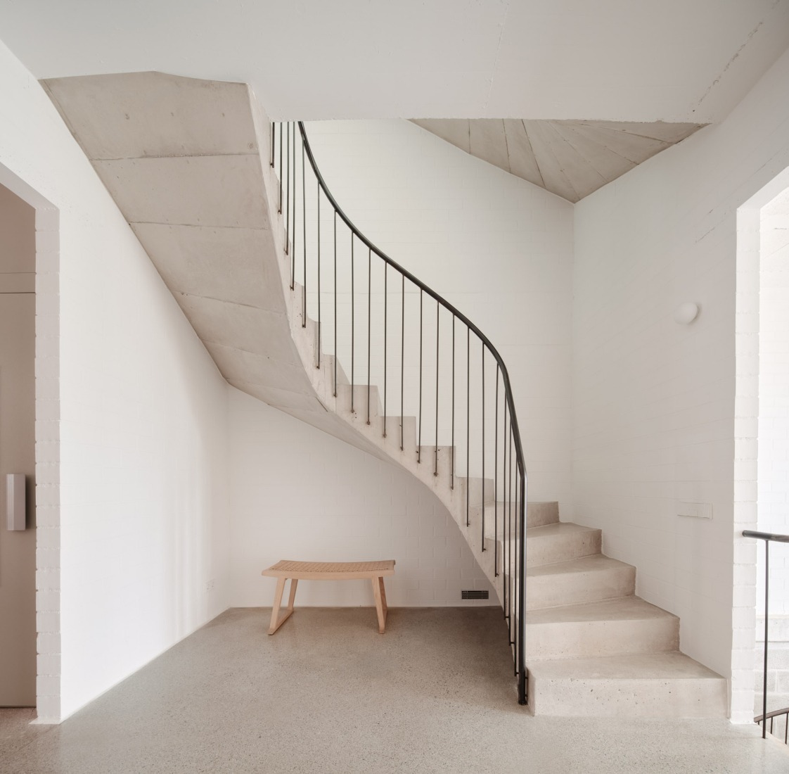 PR21 House by Alventosa Morell + Pàmies Arquitectura. Photograph by José Hevia.