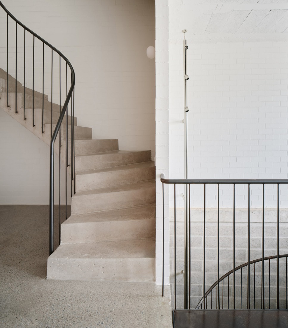 PR21 House by Alventosa Morell + Pàmies Arquitectura. Photograph by José Hevia.
