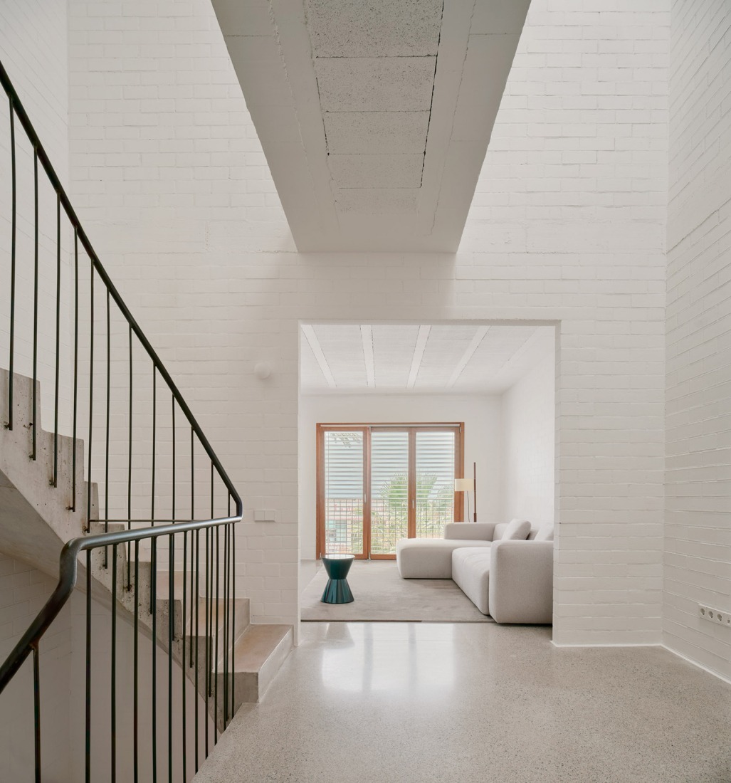 PR21 House by Alventosa Morell + Pàmies Arquitectura. Photograph by José Hevia.