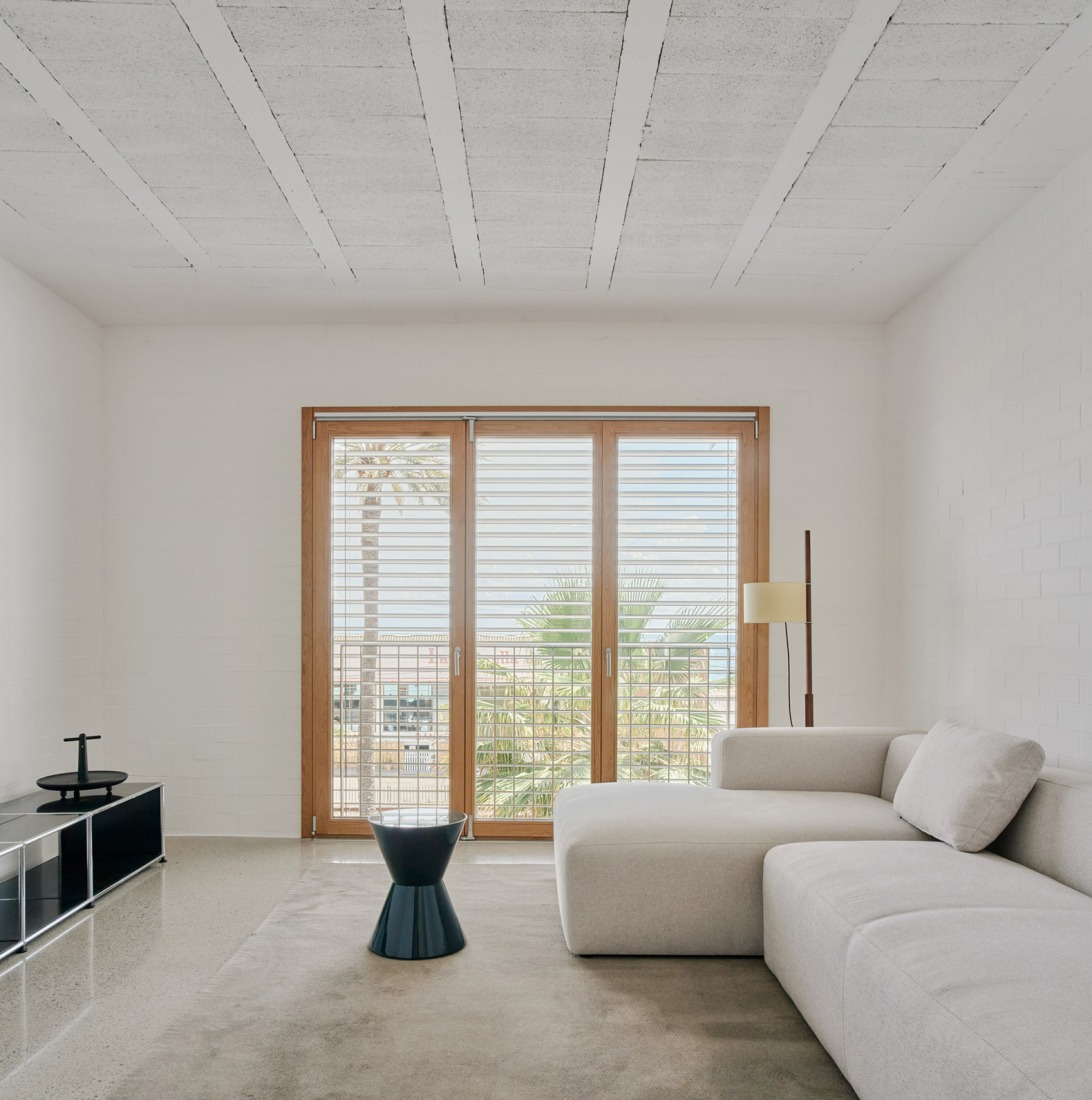 PR21 House by Alventosa Morell + Pàmies Arquitectura. Photograph by José Hevia.