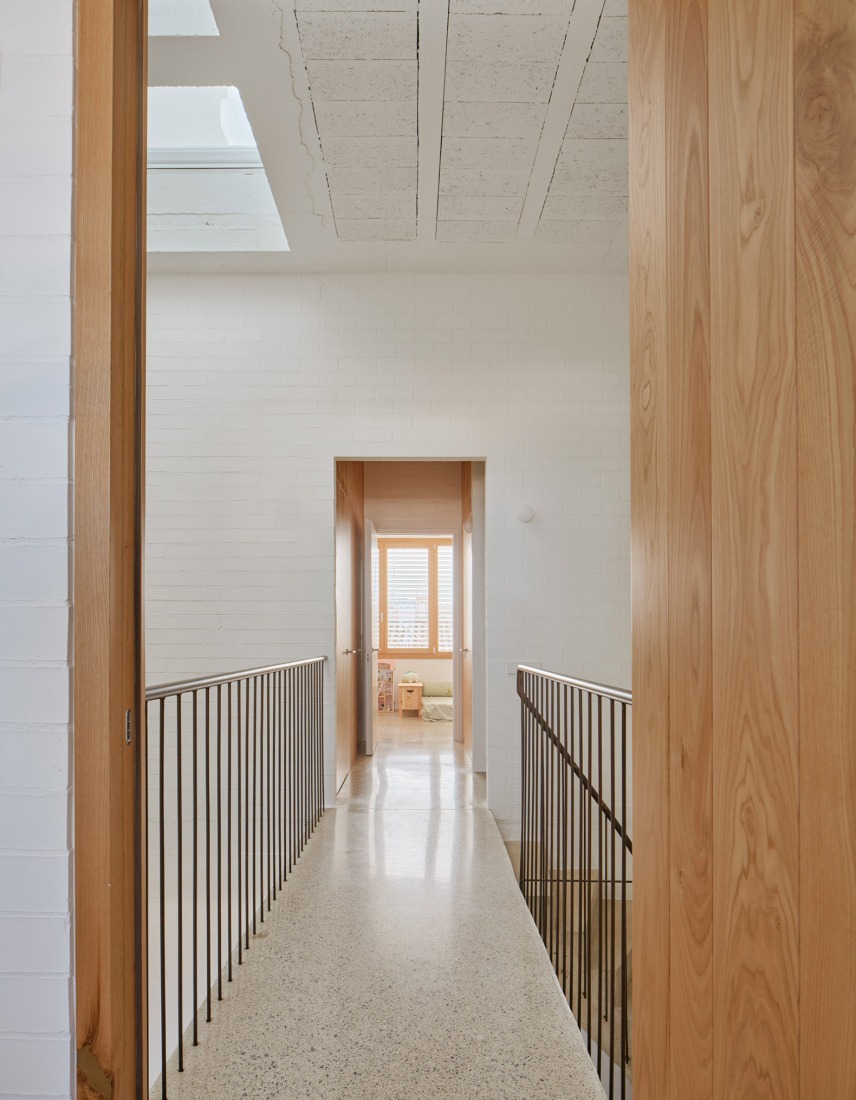PR21 House by Alventosa Morell + Pàmies Arquitectura. Photograph by José Hevia.