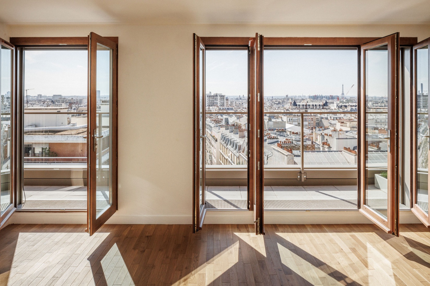 Garage Building into 63 Apartment Building by Atelier Tequi Architects. Photograph by 11h45 - Florent Michel.