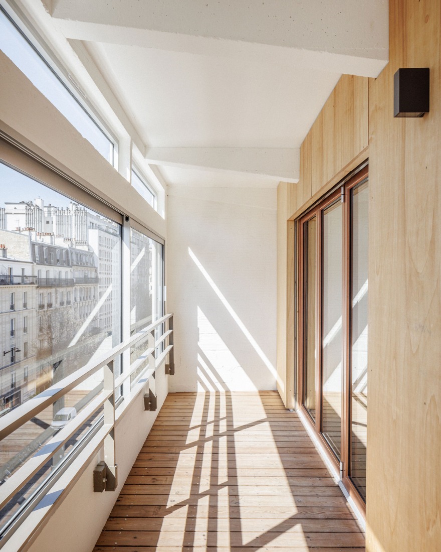 Garage Building into 63 Apartment Building by Atelier Tequi Architects. Photograph by 11h45 - Florent Michel.