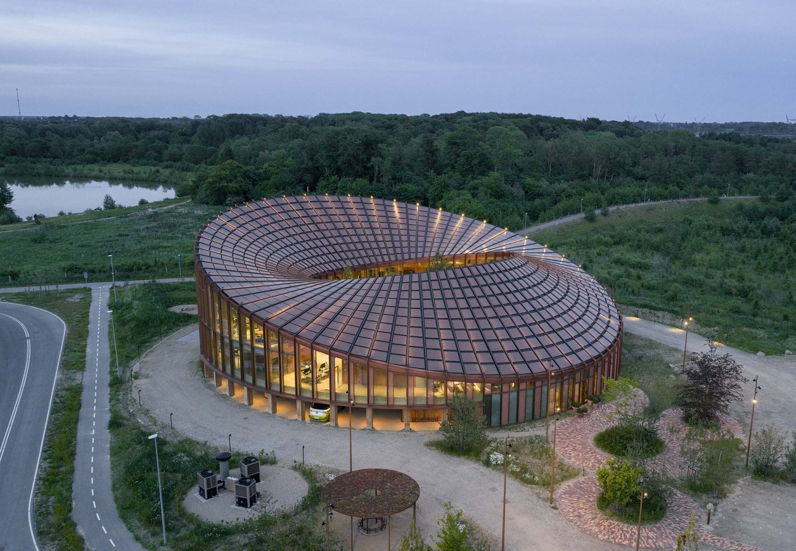 Dymak HQ por BIG. Fotografía por Rasmus Hjortshøj.