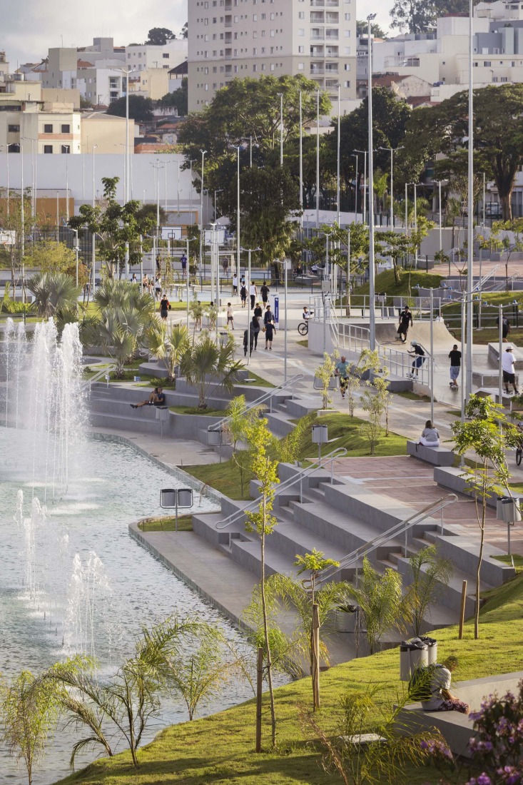 King Pelé Park by Biselli Katchborian + Consoante Arquitetura e Integração. Photograph by Studio Gui Uemura.