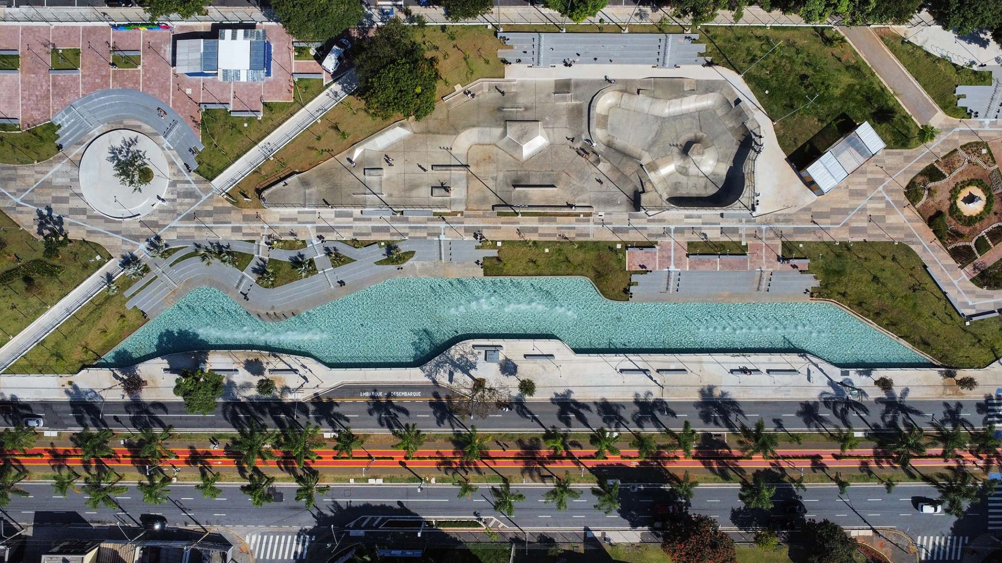 King Pelé Park by Biselli Katchborian + Consoante Arquitetura e Integração. Photograph by Studio Gui Uemura.