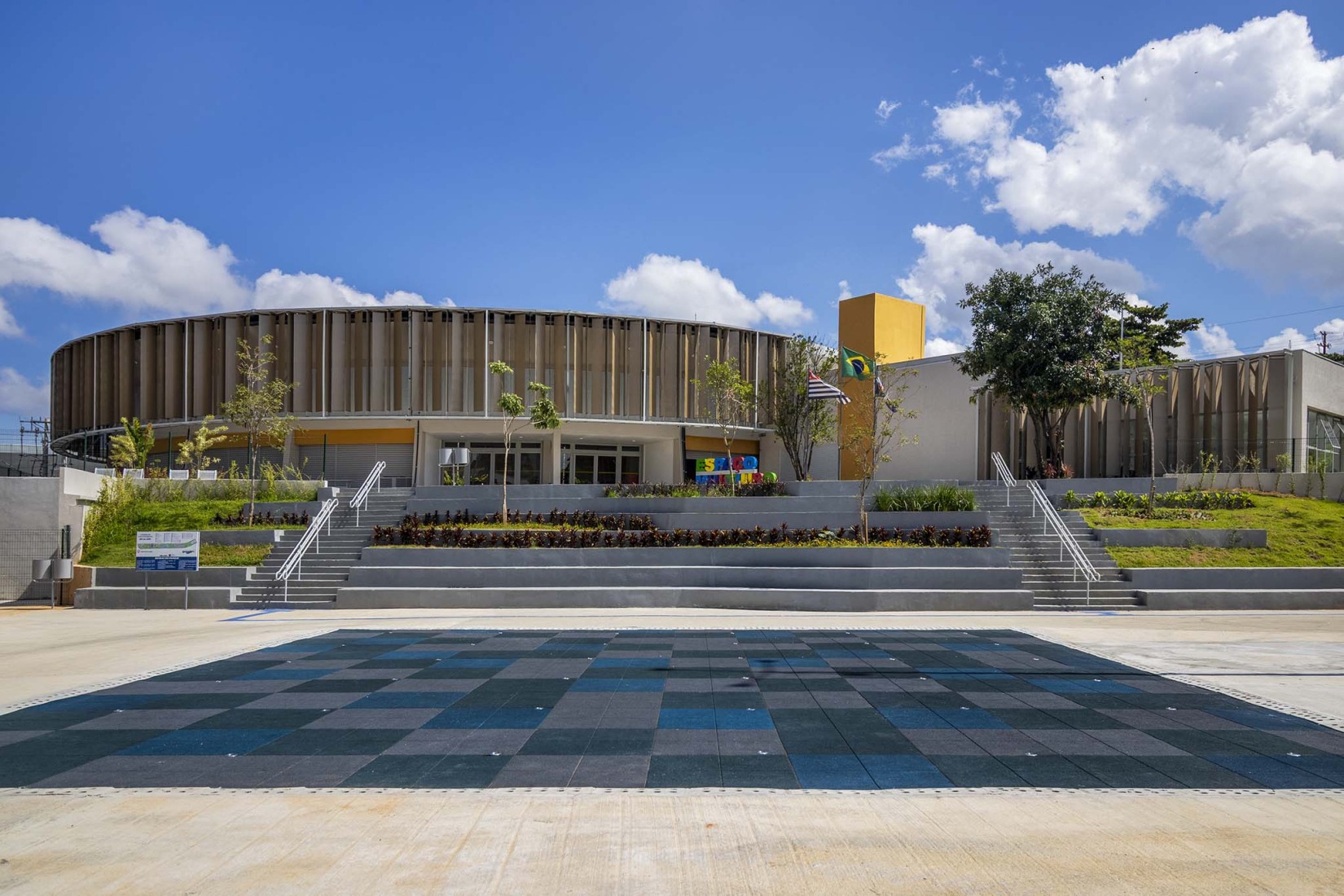 King Pelé Park by Biselli Katchborian + Consoante Arquitetura e Integração. Photograph by Studio Gui Uemura.