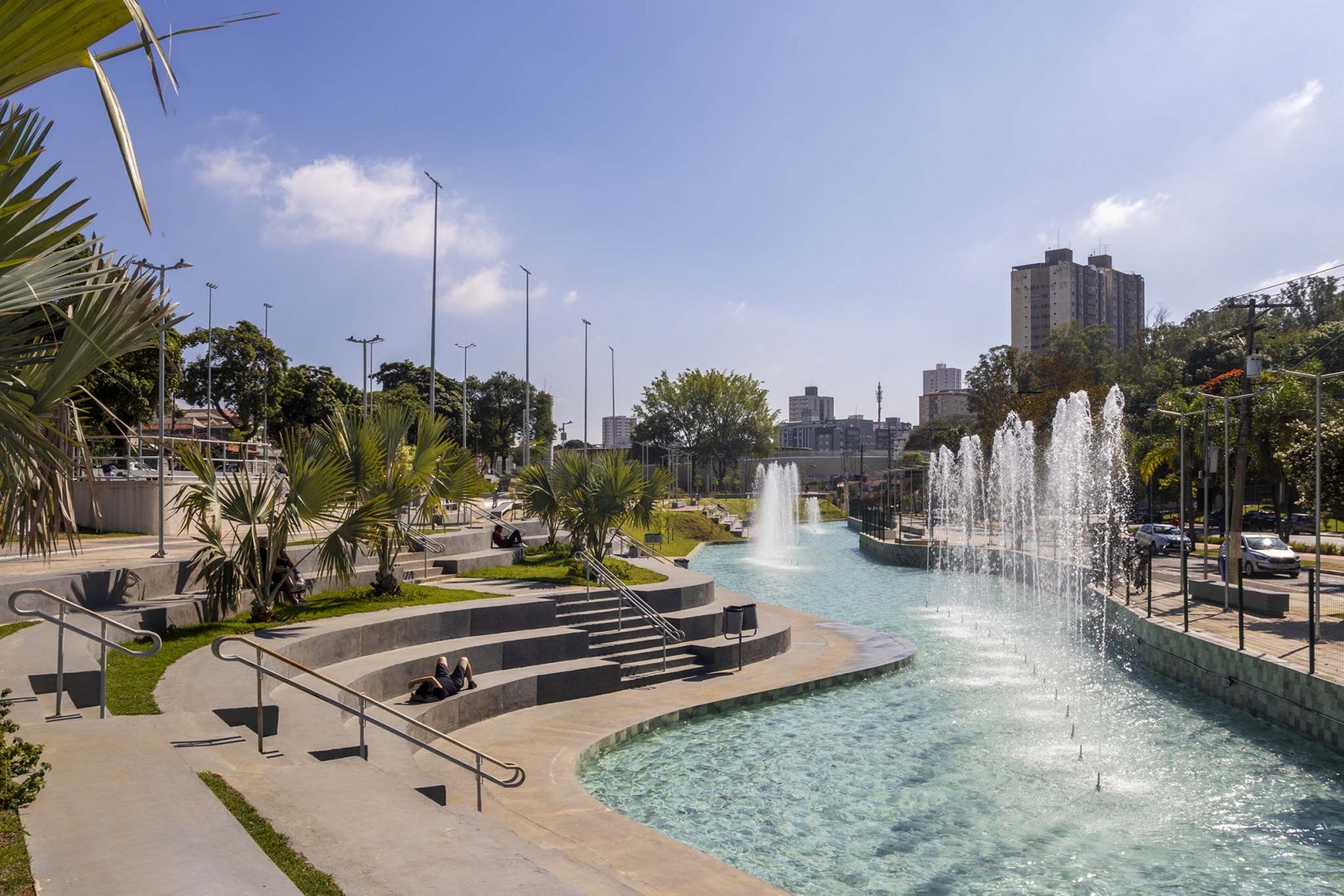 King Pelé Park by Biselli Katchborian + Consoante Arquitetura e Integração. Photograph by Studio Gui Uemura.