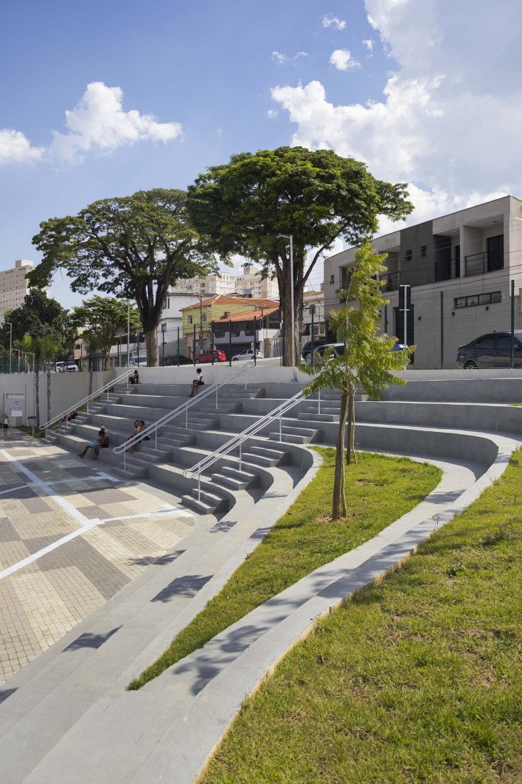 King Pelé Park by Biselli Katchborian + Consoante Arquitetura e Integração. Photograph by Studio Gui Uemura.