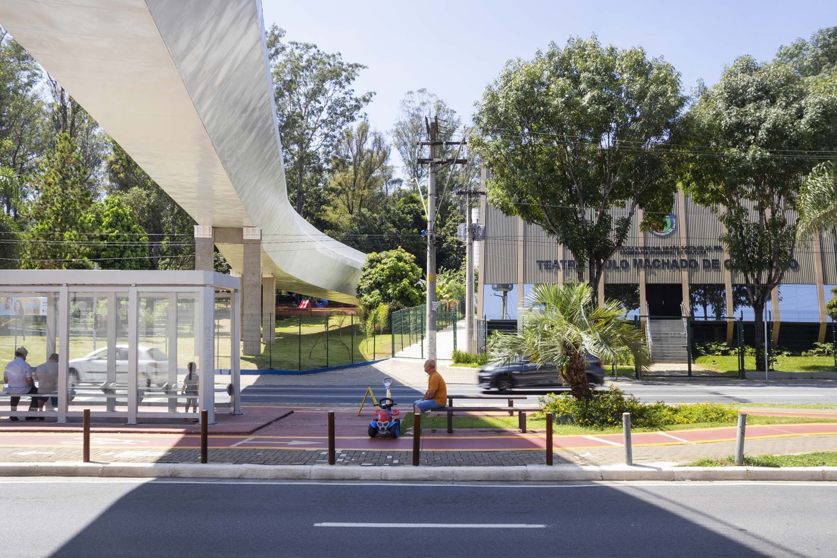 King Pelé Park by Biselli Katchborian + Consoante Arquitetura e Integração. Photograph by Studio Gui Uemura.