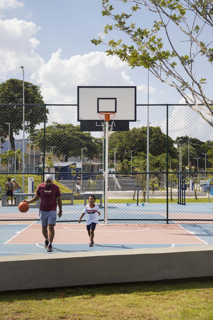 King Pelé Park by Biselli Katchborian + Consoante Arquitetura e Integração. Photograph by Studio Gui Uemura.