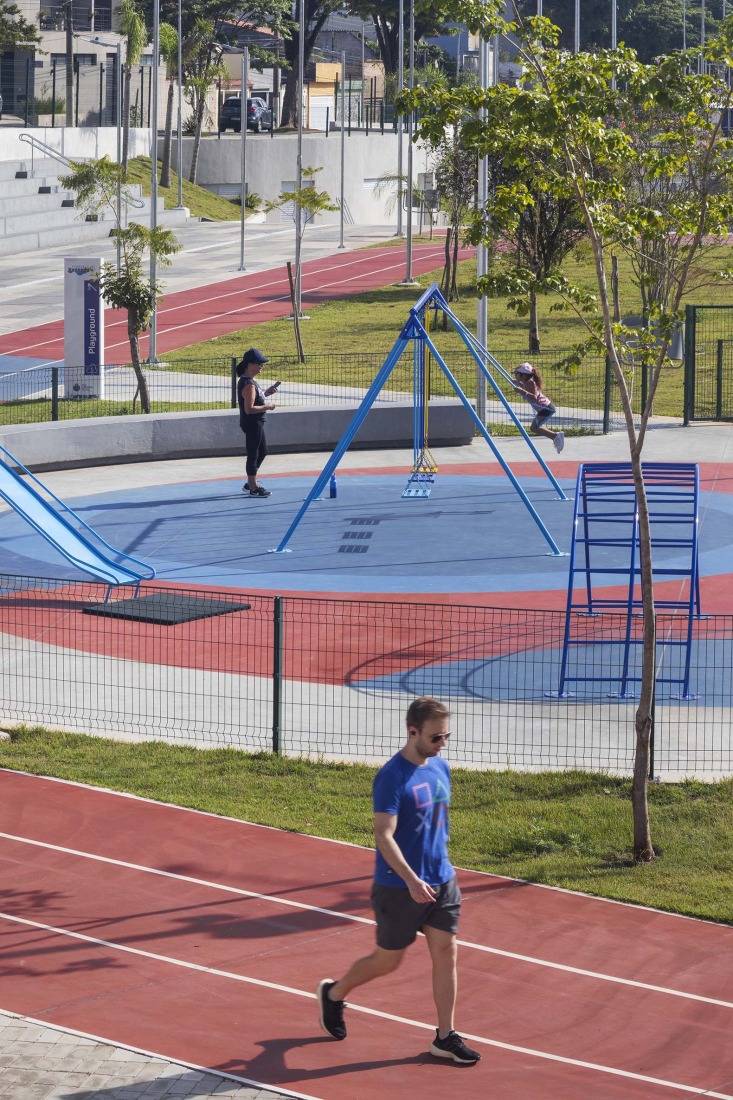 King Pelé Park by Biselli Katchborian + Consoante Arquitetura e Integração. Photograph by Studio Gui Uemura.