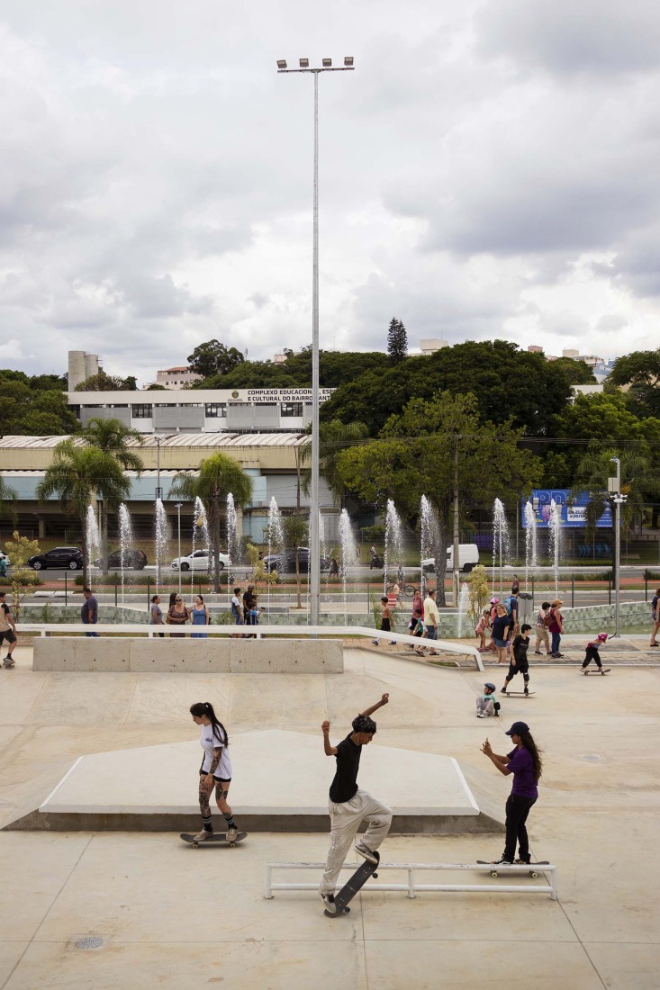 King Pelé Park by Biselli Katchborian + Consoante Arquitetura e Integração. Photograph by Studio Gui Uemura.