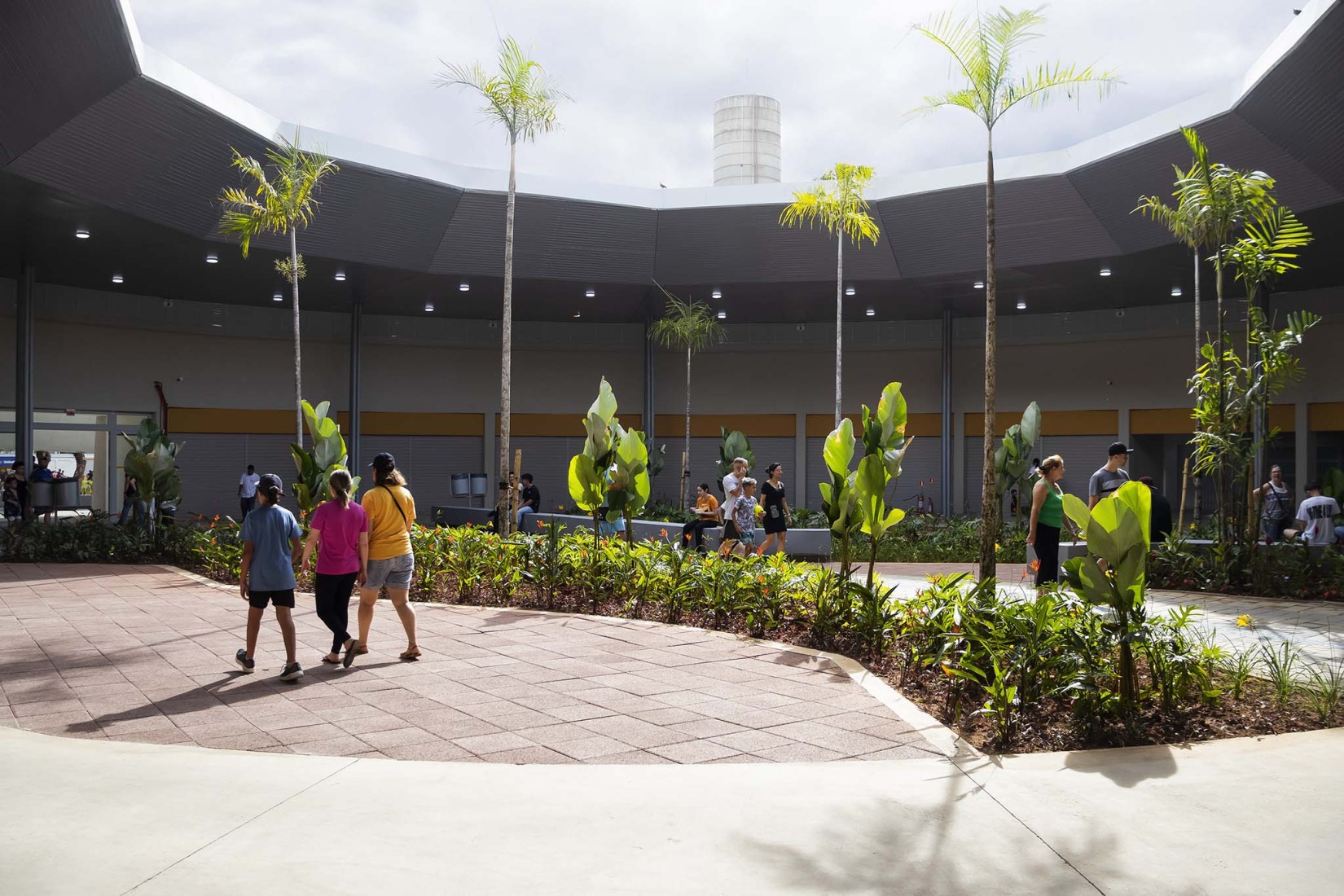 King Pelé Park by Biselli Katchborian + Consoante Arquitetura e Integração. Photograph by Studio Gui Uemura.