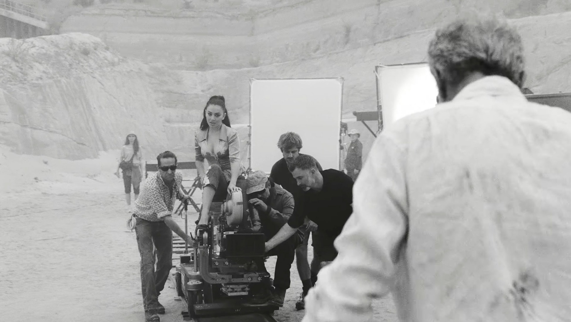 «Camera» por Charli xcx.